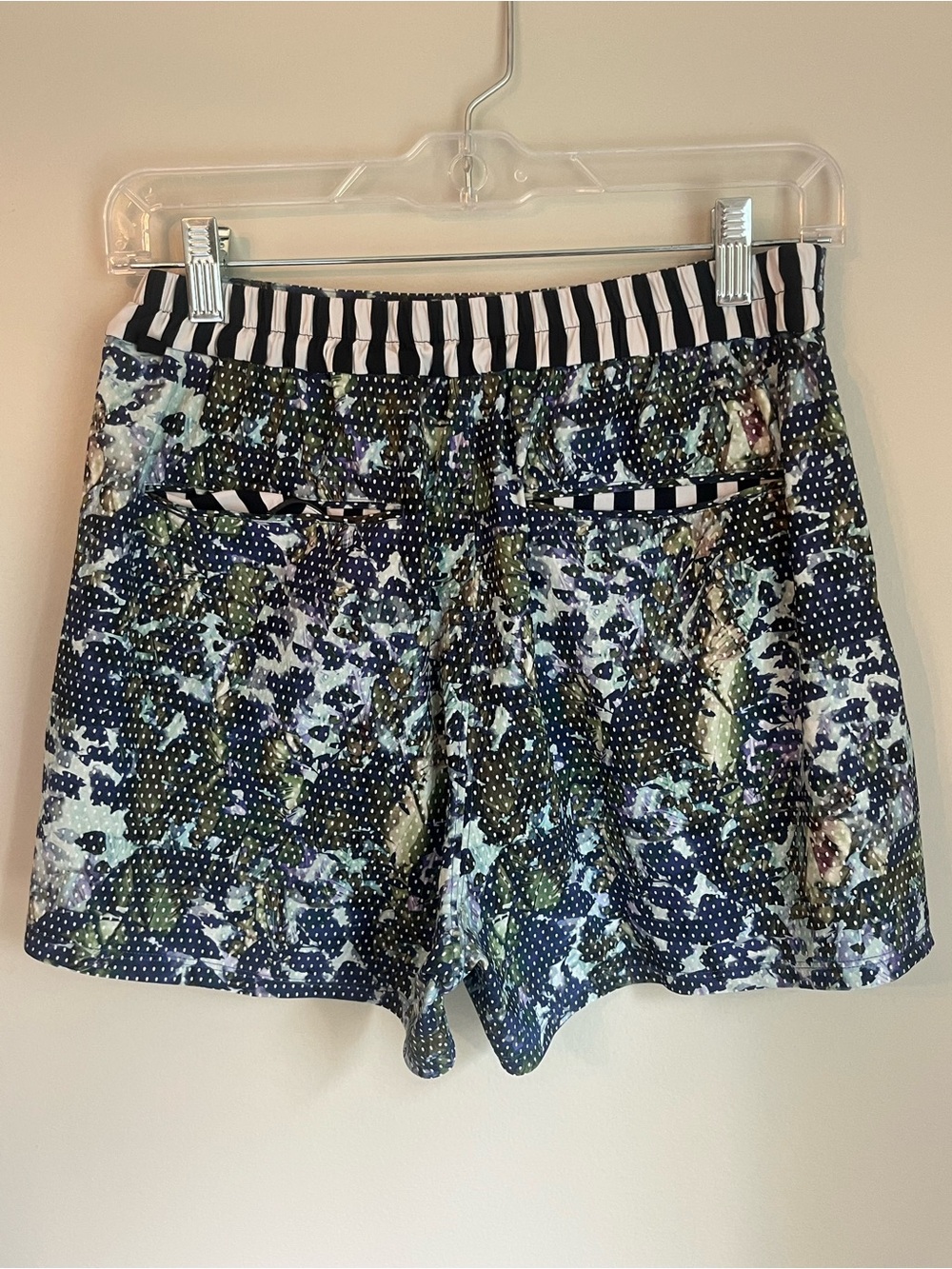 Lululemon Athletica Navy Multi Floral Athletic Shorts - Picture 2 of 9
